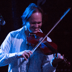 Vi "The Fiddler" Wickam, Violin